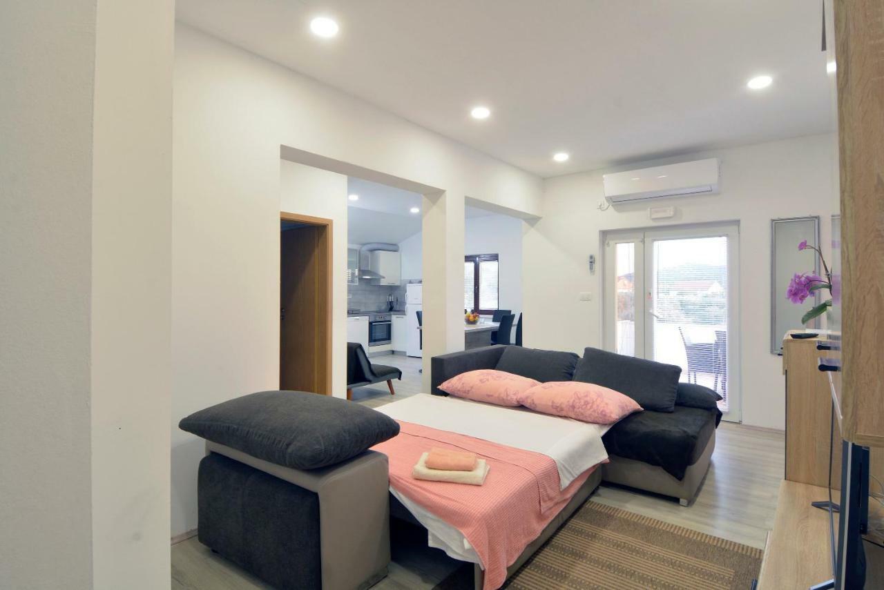 Apartment Dalmatian Bilice
